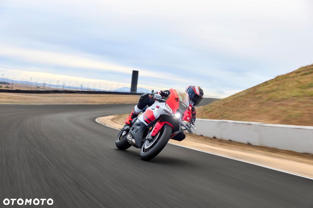 Yamaha R9 - 3