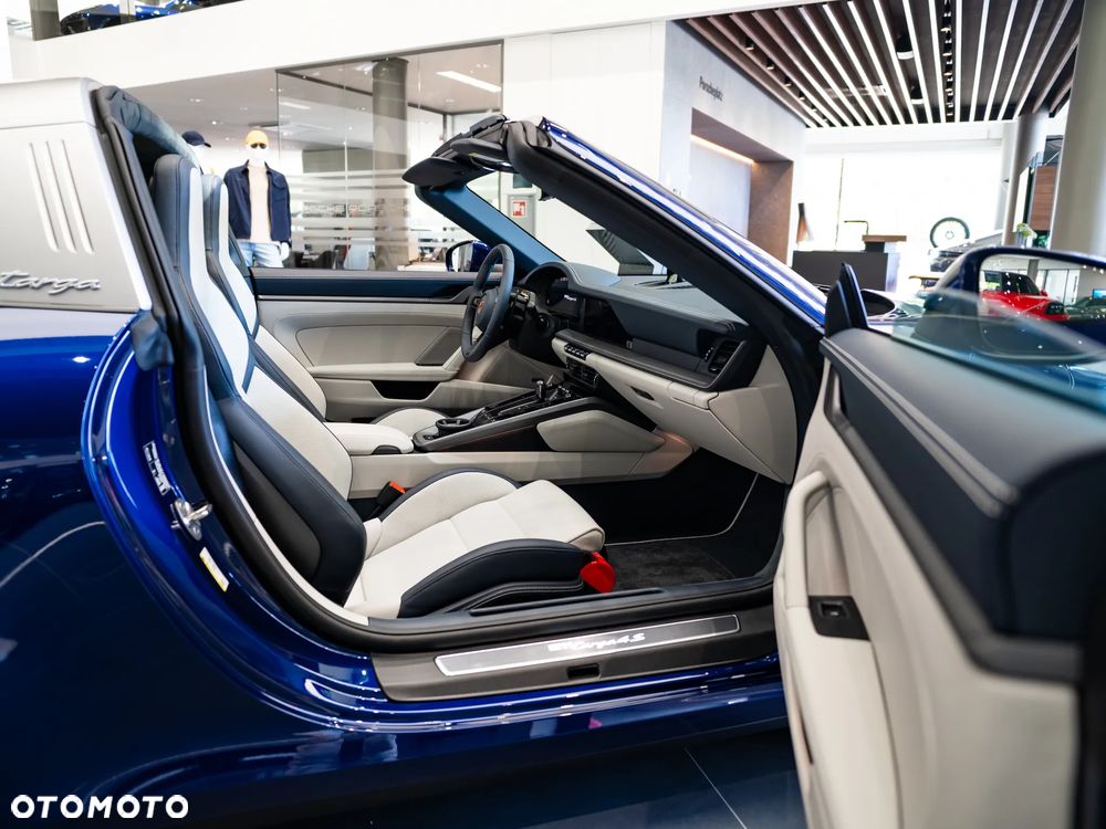 Porsche 911 Targa 4S - 27