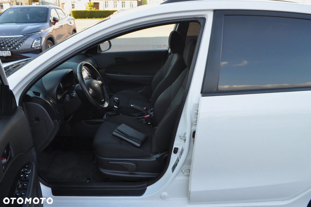 Hyundai i30 i30cw 1.6 CRDi Edition 20 - 21