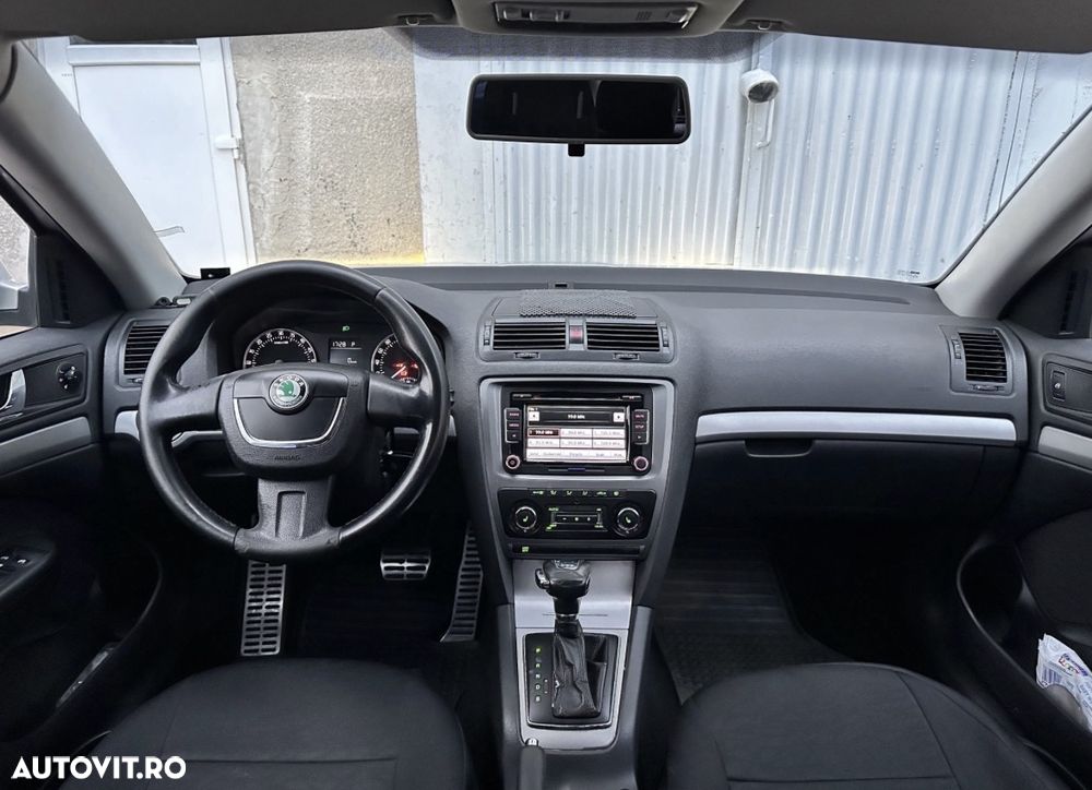 Skoda Octavia 2.0 TDI Ambiente DSG - 1