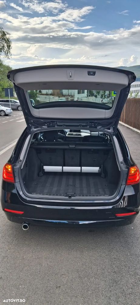 BMW Seria 3 320d Touring xDrive Aut. - 9