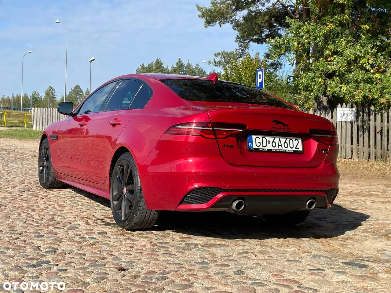 Jaguar XE 2.0 P300 AWD R-Dynamic SE - 3