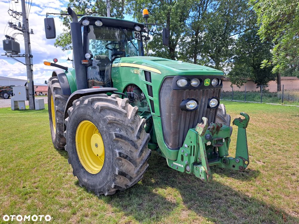 John Deere 8230 - 1