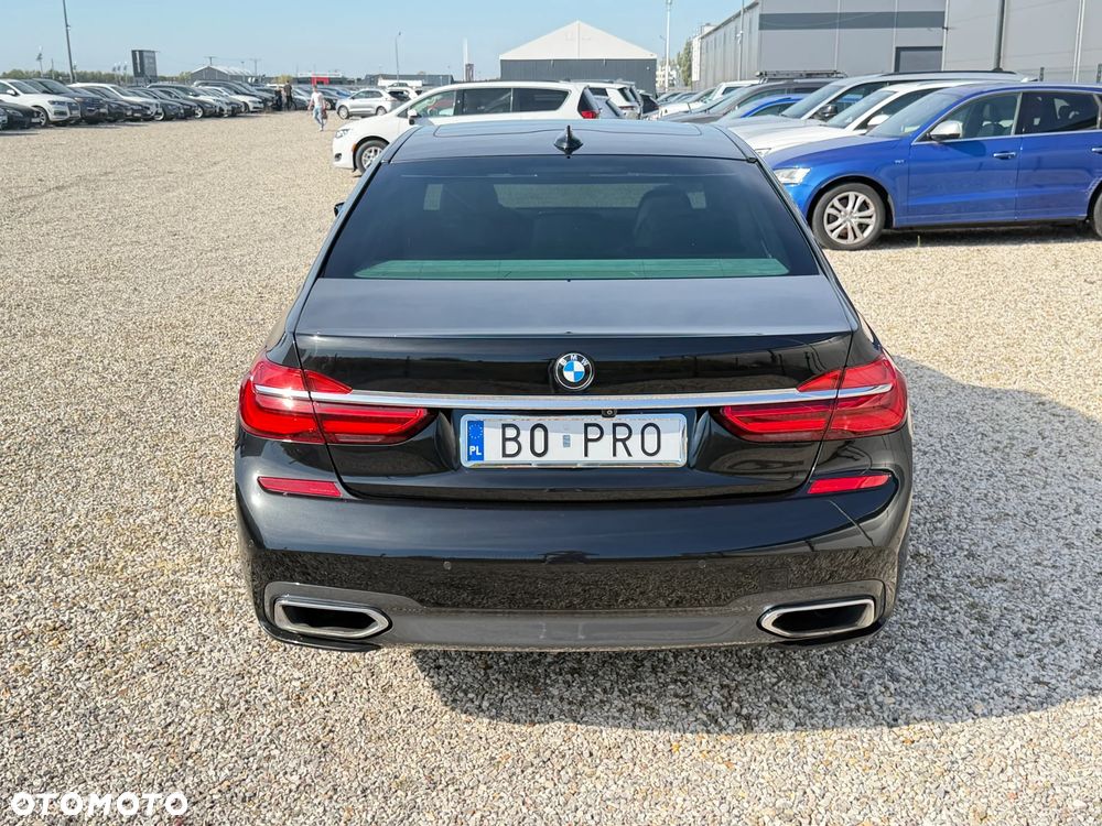 BMW Seria 7 750Li xDrive - 19
