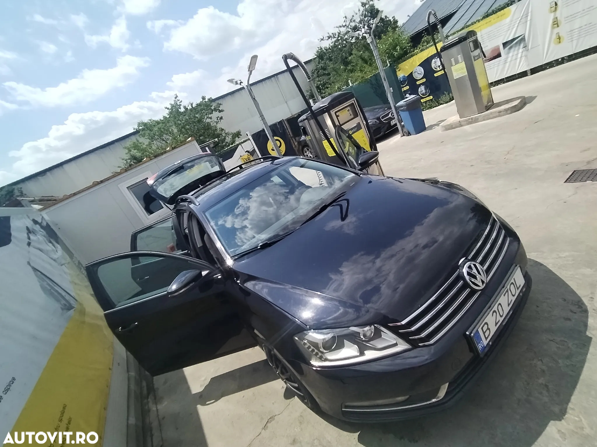 Volkswagen Passat Variant 2.0 TDI Blue TDI DSG Comfortline - 12