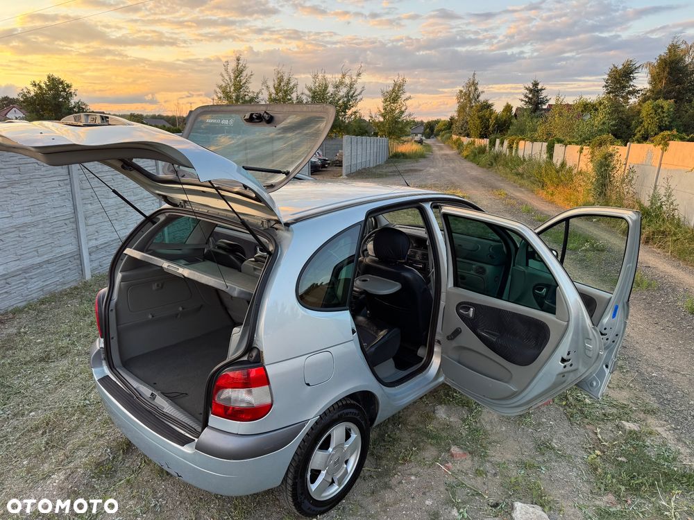 Renault Scenic 1.6 16V Privilege - 16