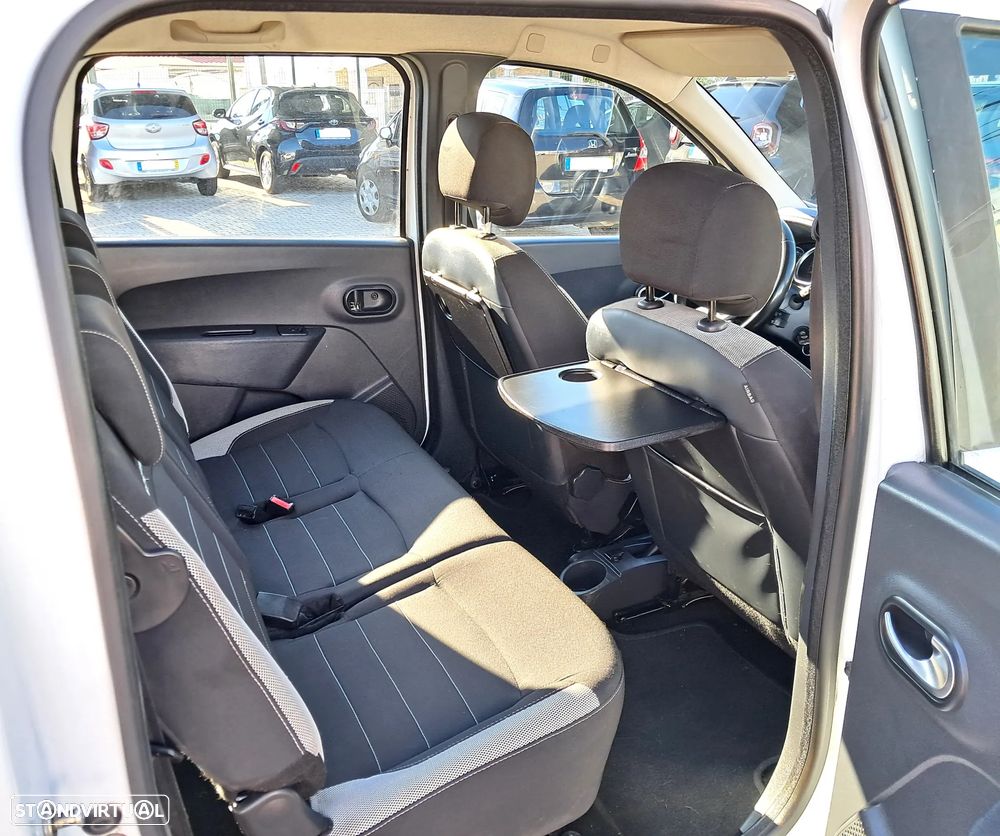 Dacia Lodgy 1.5 dCi Stepway 7L - 17