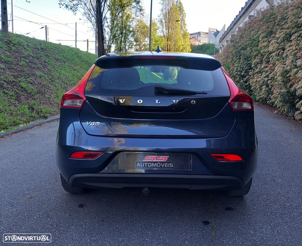Volvo V40 D2 Summum - 33