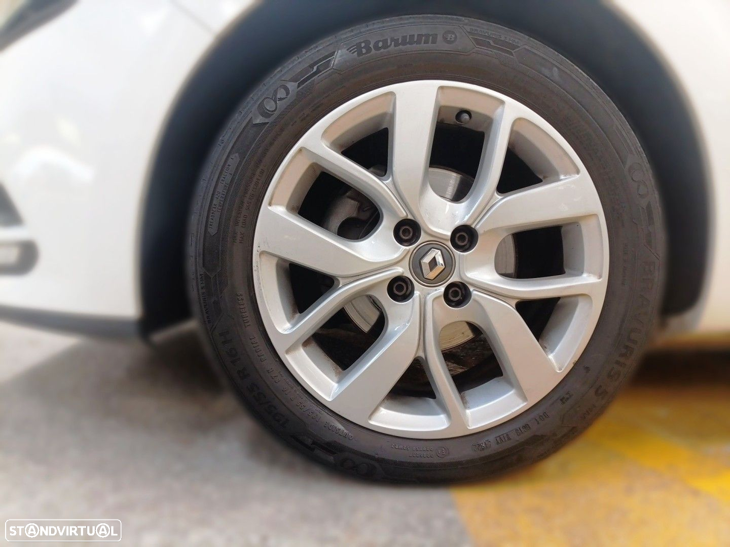 Renault Clio 1.5 dCi Limited - 6
