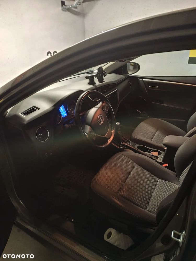 Toyota Corolla 1.6 Comfort - 8