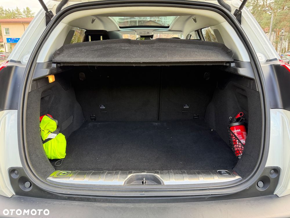 Peugeot 2008 1.2 Pure Tech Allure S&S EAT6 - 24