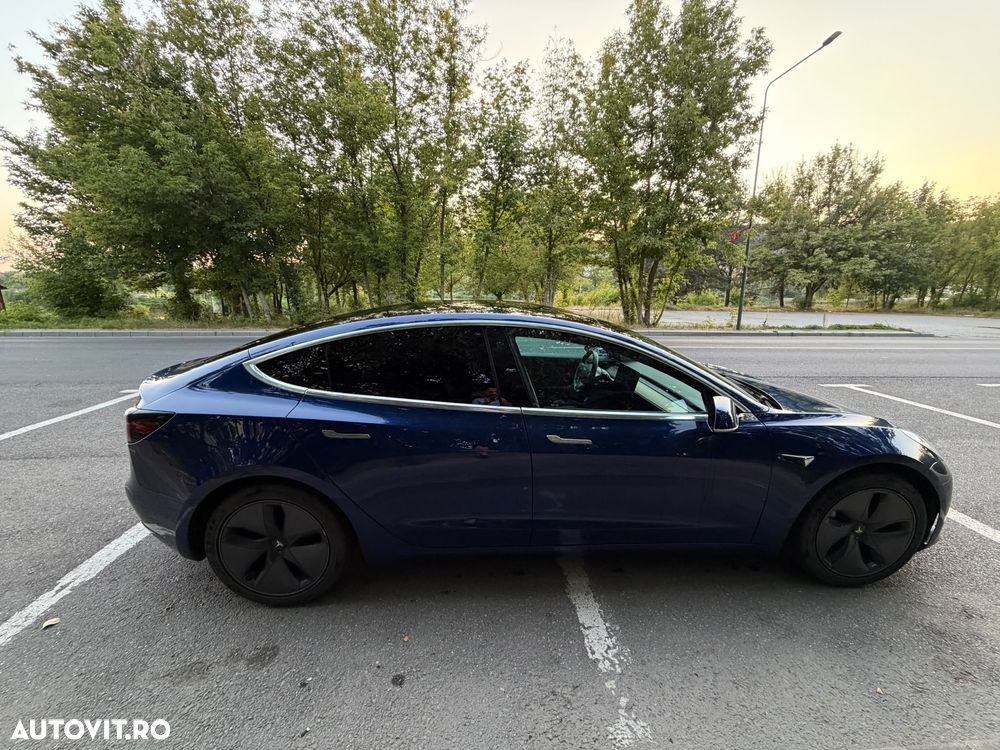 Tesla Model 3 - 9