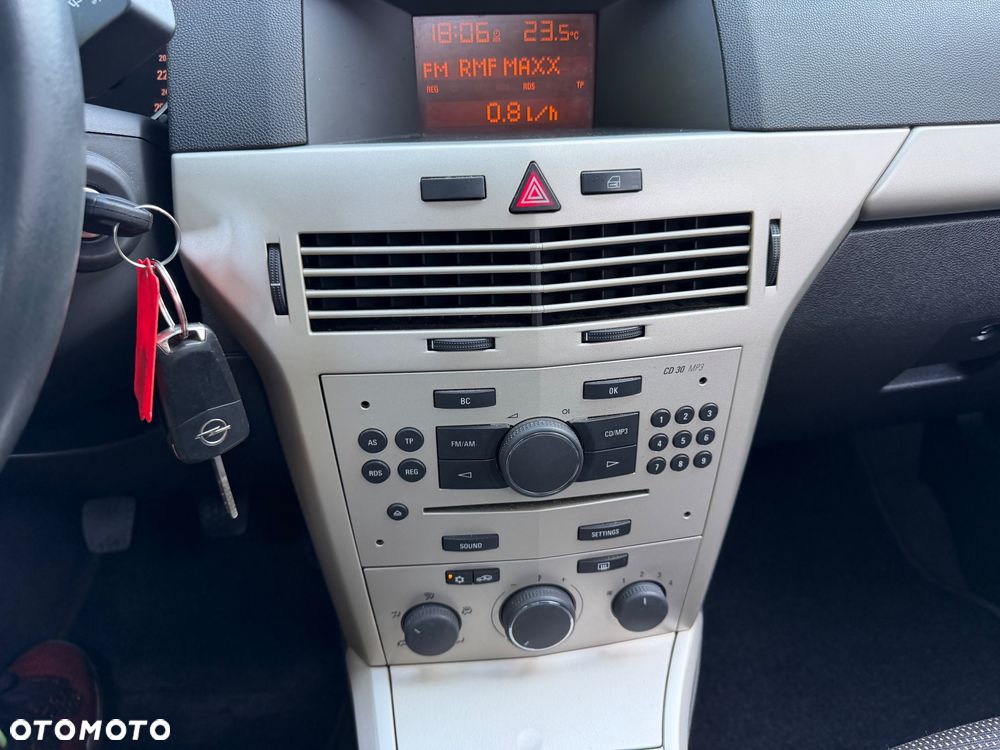 Opel Astra 1.6 Innovation - 27