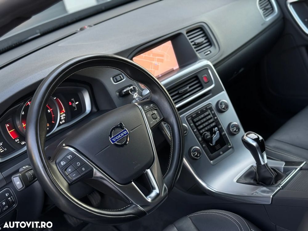 Volvo V60 D2 DRIVe Momentum - 19