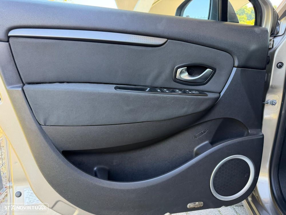 Renault Scénic 1.5 dCi Dynamique S - 19