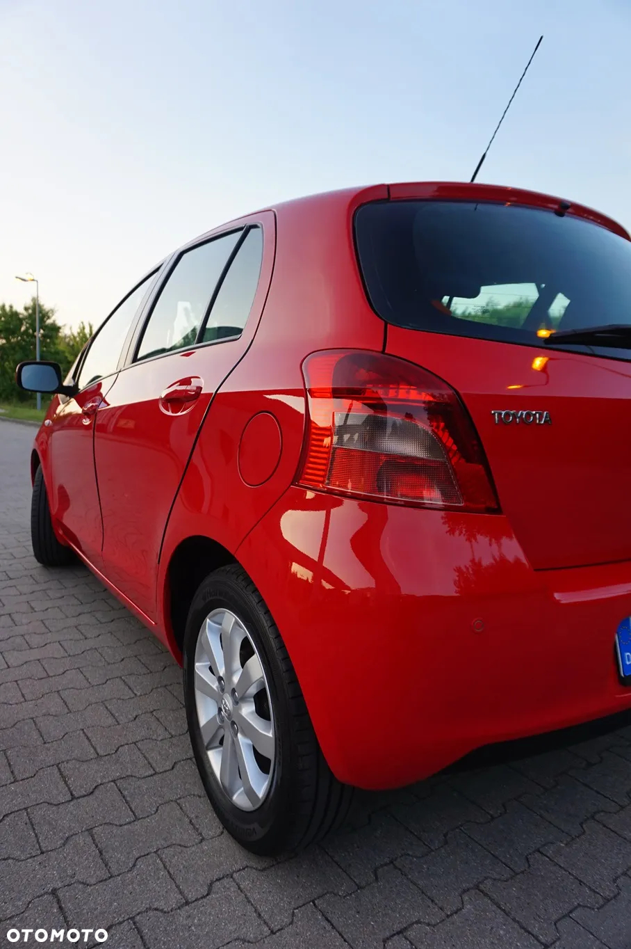 Toyota Yaris - 12