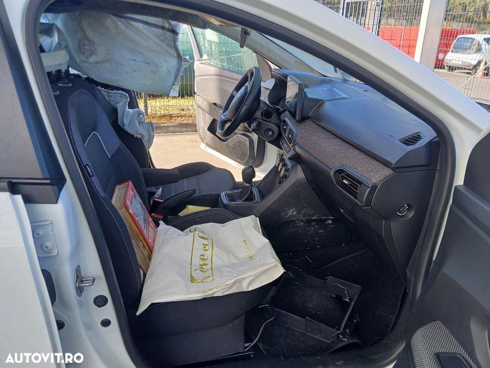 Dacia Sandero - 11