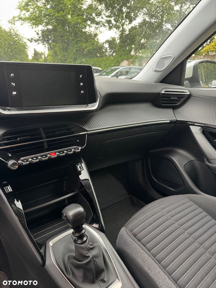 Peugeot 2008 1.2 PureTech Active Pack S&S - 17