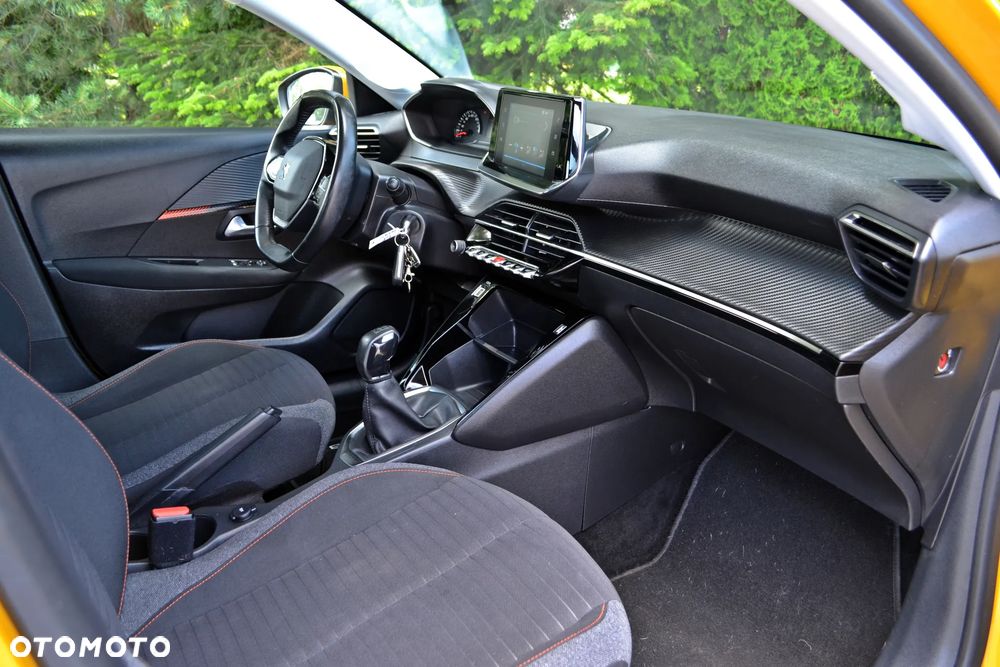 Peugeot 208 - 22