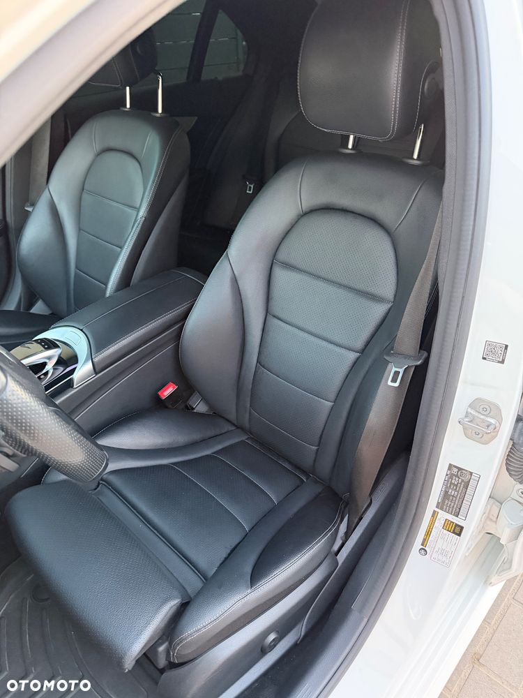 Mercedes-Benz Klasa C 300 9G-TRONIC AMG Line - 28