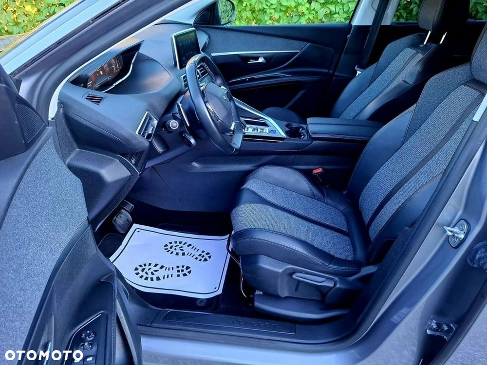 Peugeot 5008 BlueHDi 130 EAT8 Allure - 23