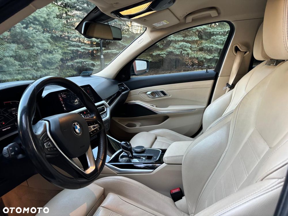 BMW Seria 3 330i - 8