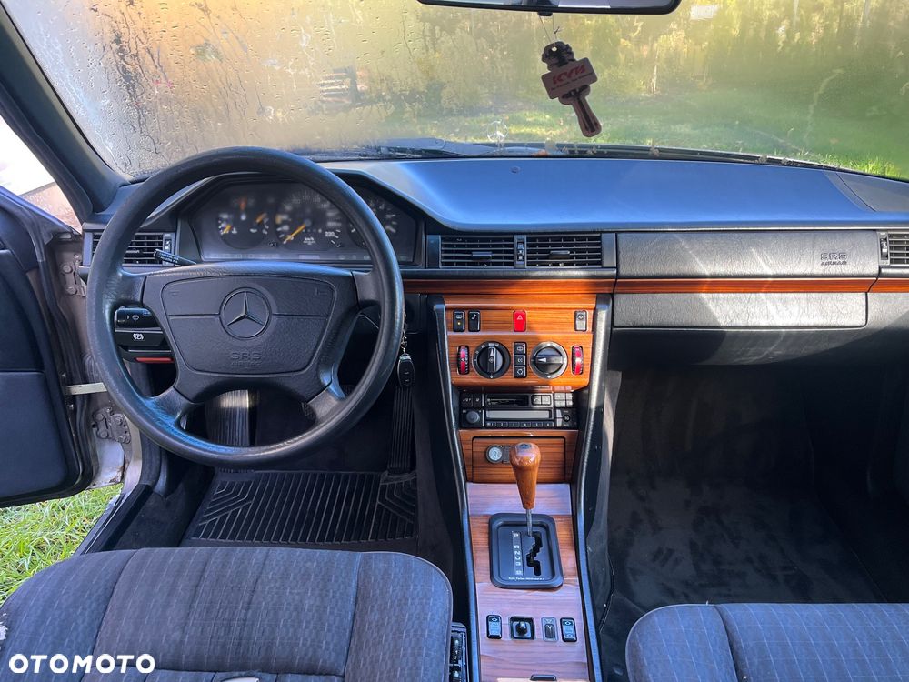 Mercedes-Benz W124 (1984-1993) - 11
