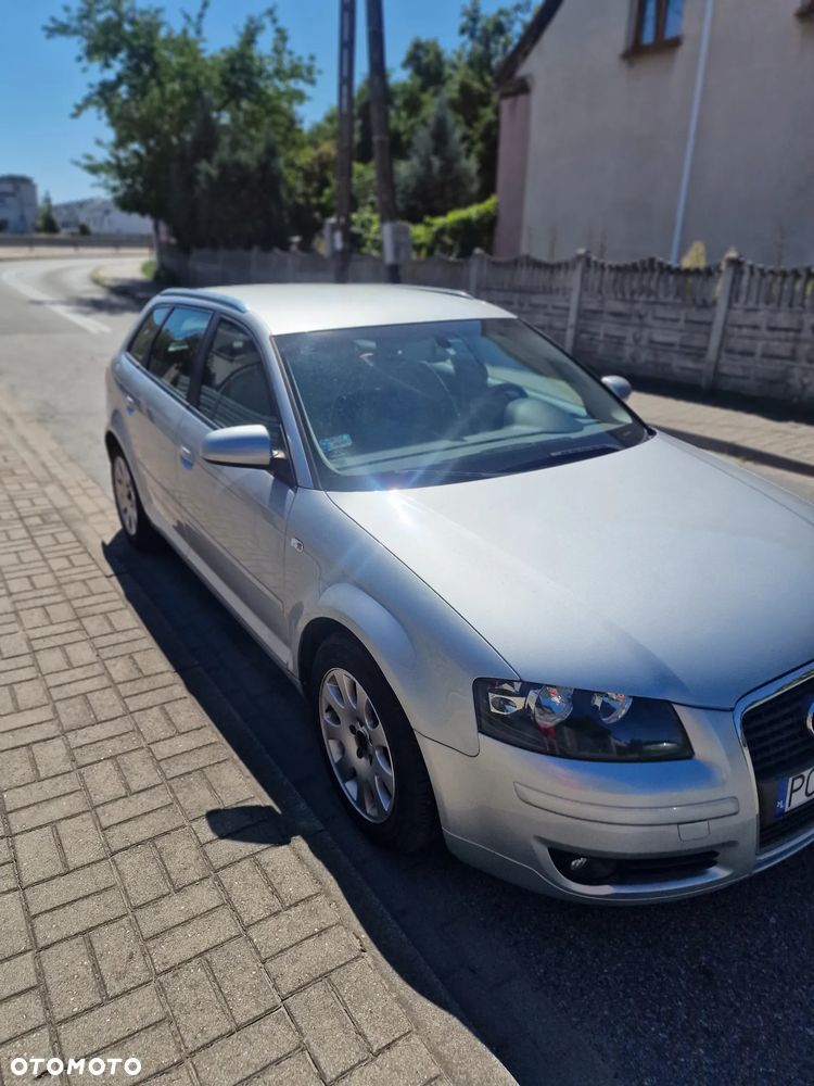 Audi A3 Sportback 1.6 FSI Ambiente - 2