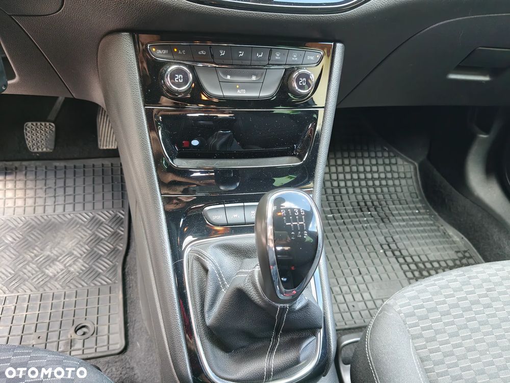 Opel Astra 1.4 T GPF Dynamic - 2