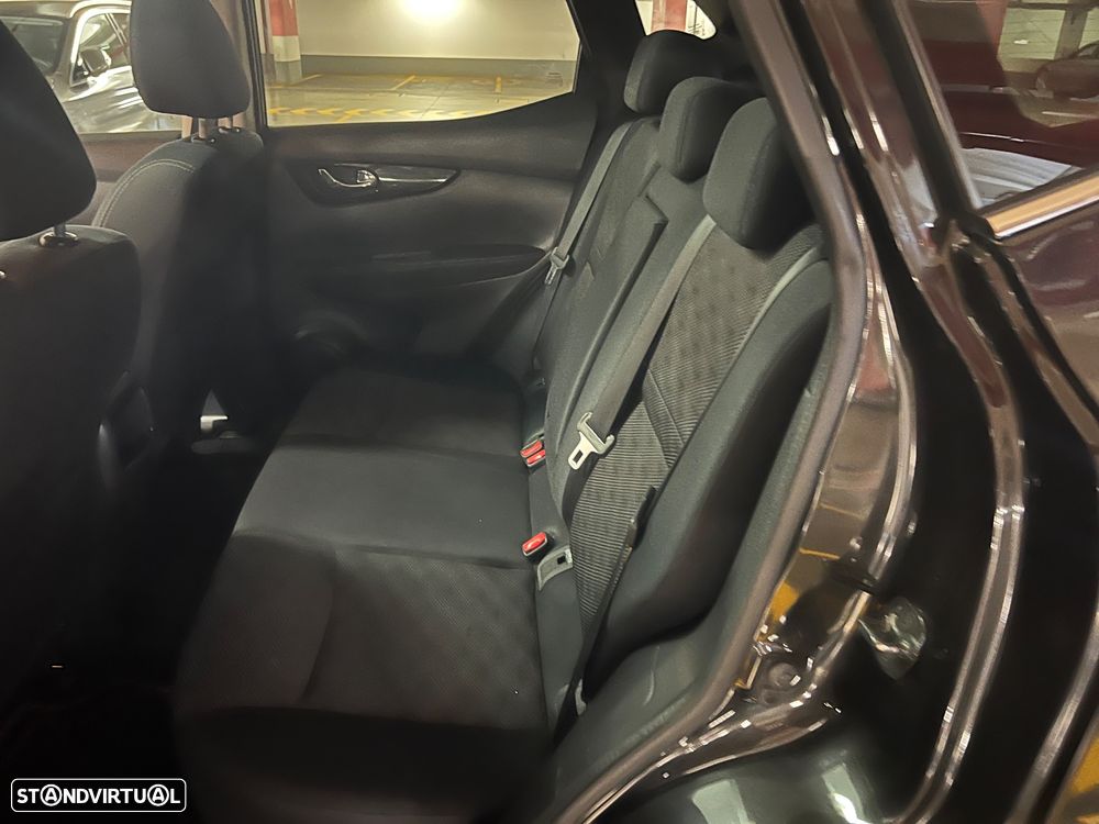 Nissan Qashqai 1.6 dCi Xtronic TEKNA - 10