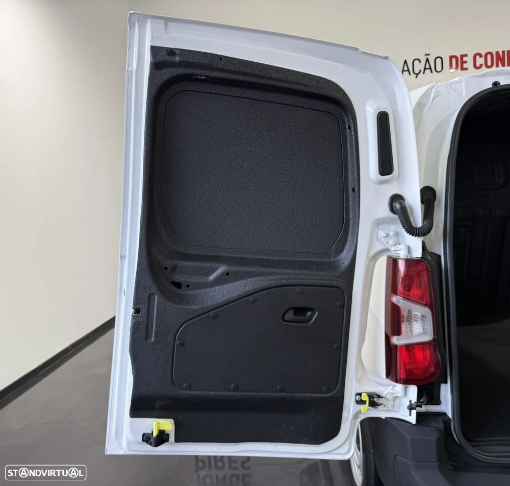 Citroën BERLINGO 1.5 BLUEHDI 102 CV - 3 LUGARES - IVA DEDUTIVEL - 32