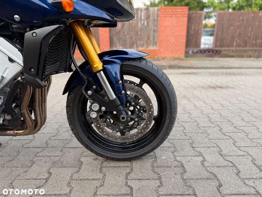 Yamaha FZS - 6