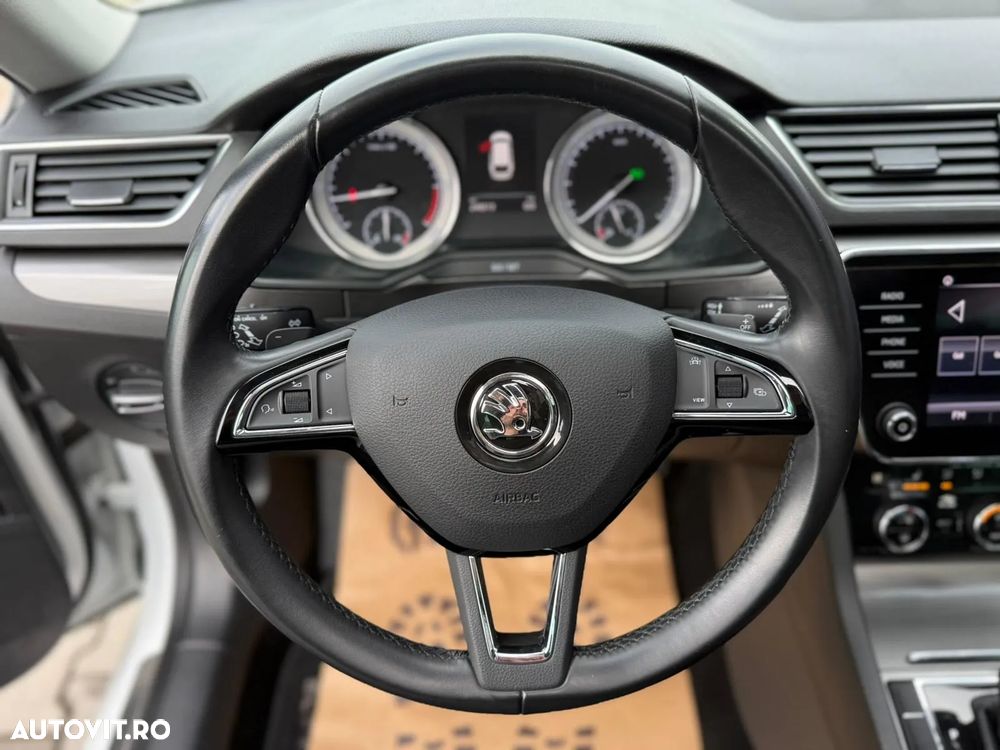 Skoda Superb Combi 2.0 TDI DSG Premium Edition - 15