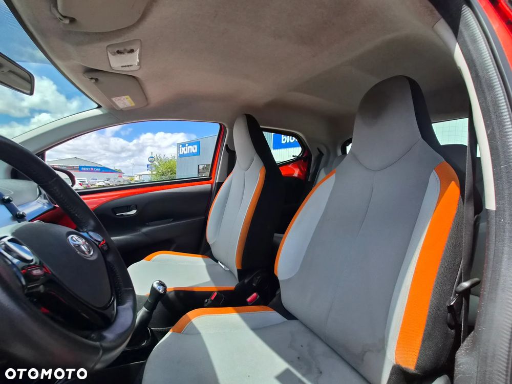Toyota Aygo x - 12