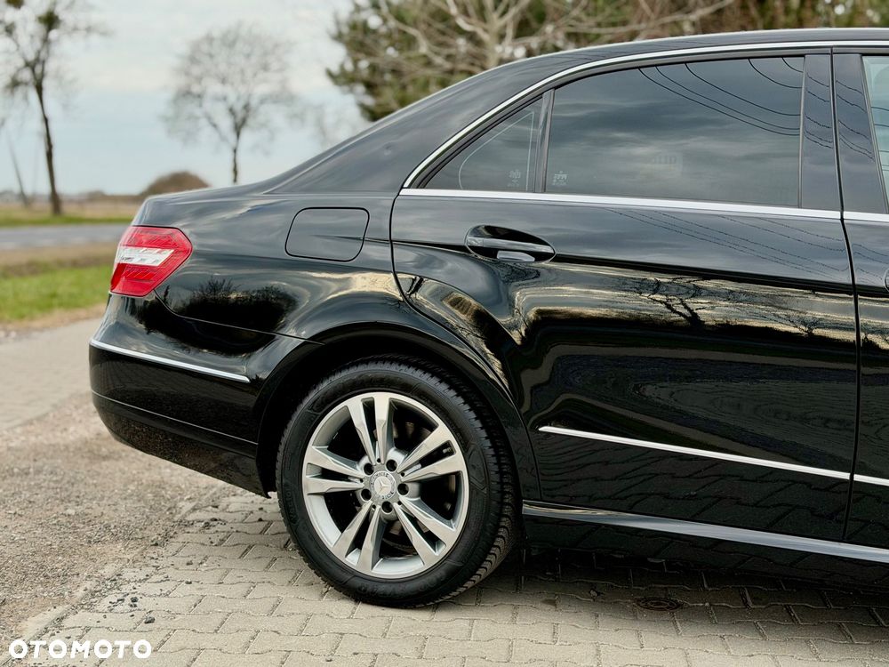 Mercedes-Benz Klasa E 250 CGI BlueEffICIENCY Avantgarde - 28