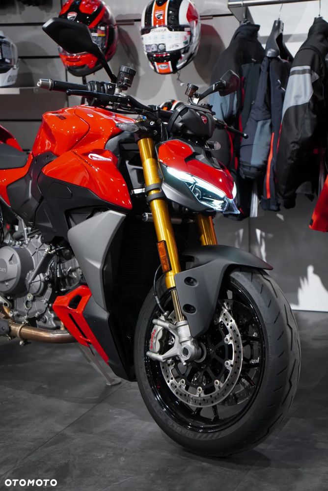 Ducati Streetfighter V2 - 5