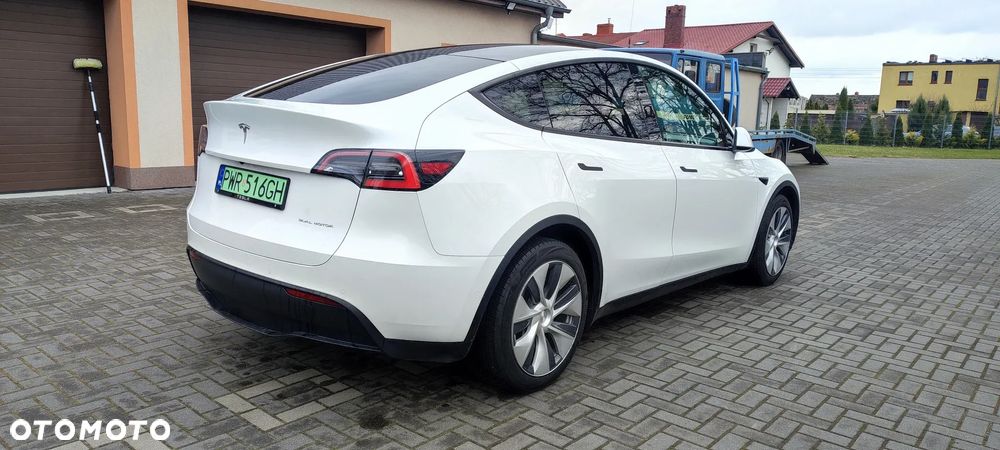 Tesla Model Y Long Range Dual Motor AWD - 8
