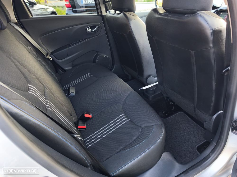 Renault Clio Sport Tourer 0.9 TCe GT Line - 29