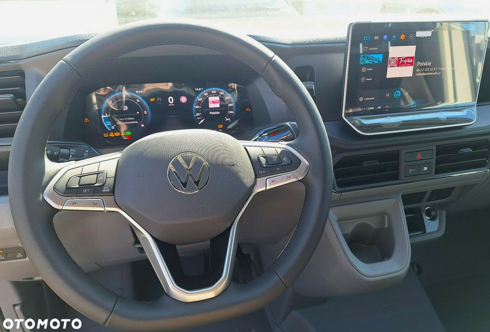 Volkswagen Crafter Crafter 35 Furgon z wysokim dachem silnik: 2,0 l EU6 SCR 177 KM / skrzynia biegów: 4MOTION automatyczna 8-biegowa rozstaw osi: 4490 mm - 6
