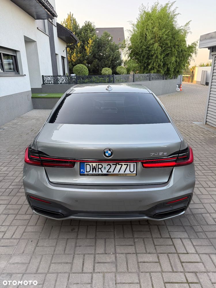 BMW Seria 7 745e - 15