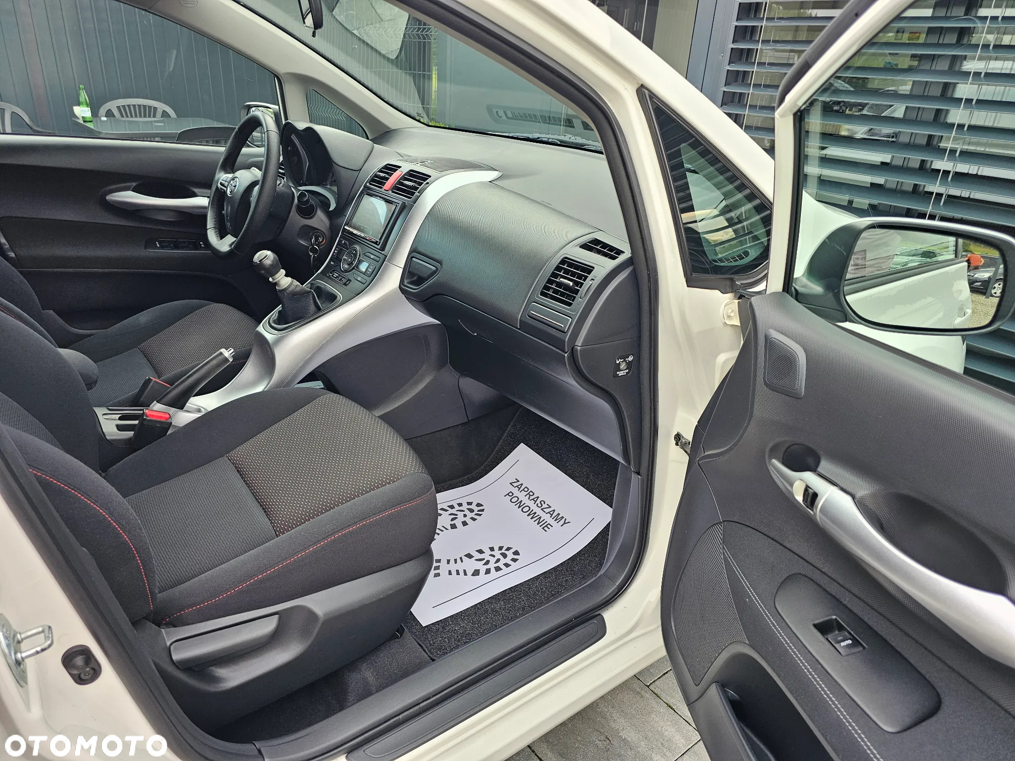 Toyota Auris 1.6 Premium - 8