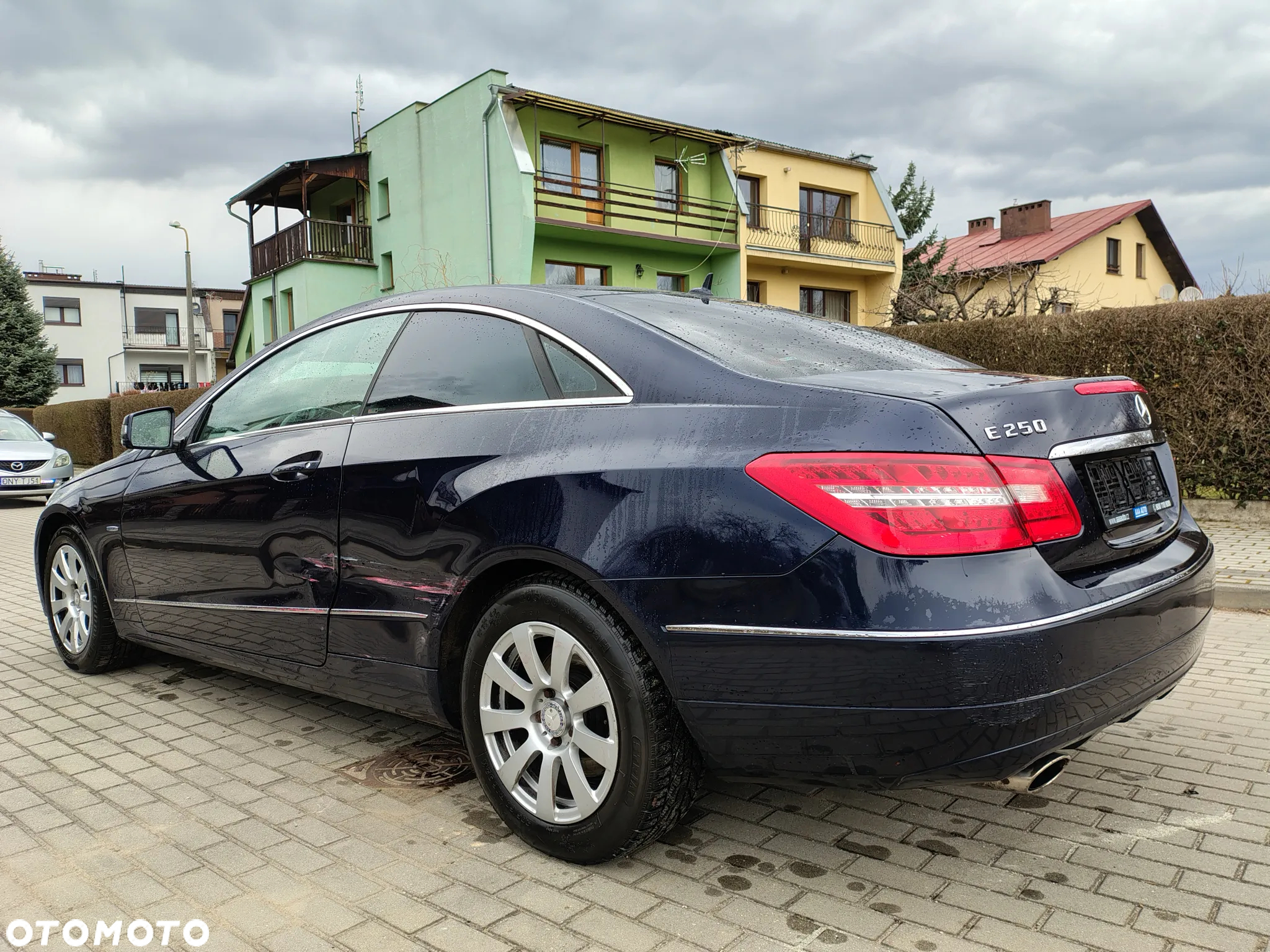 Mercedes-Benz Klasa E 250 CGI Coupe BlueEFFICIENCY Automatik Avantgarde - 6