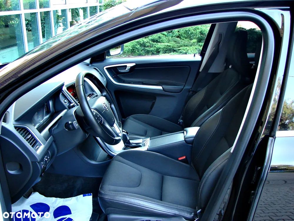 Volvo XC 60 D4 Geartronic Momentum Pro - 5