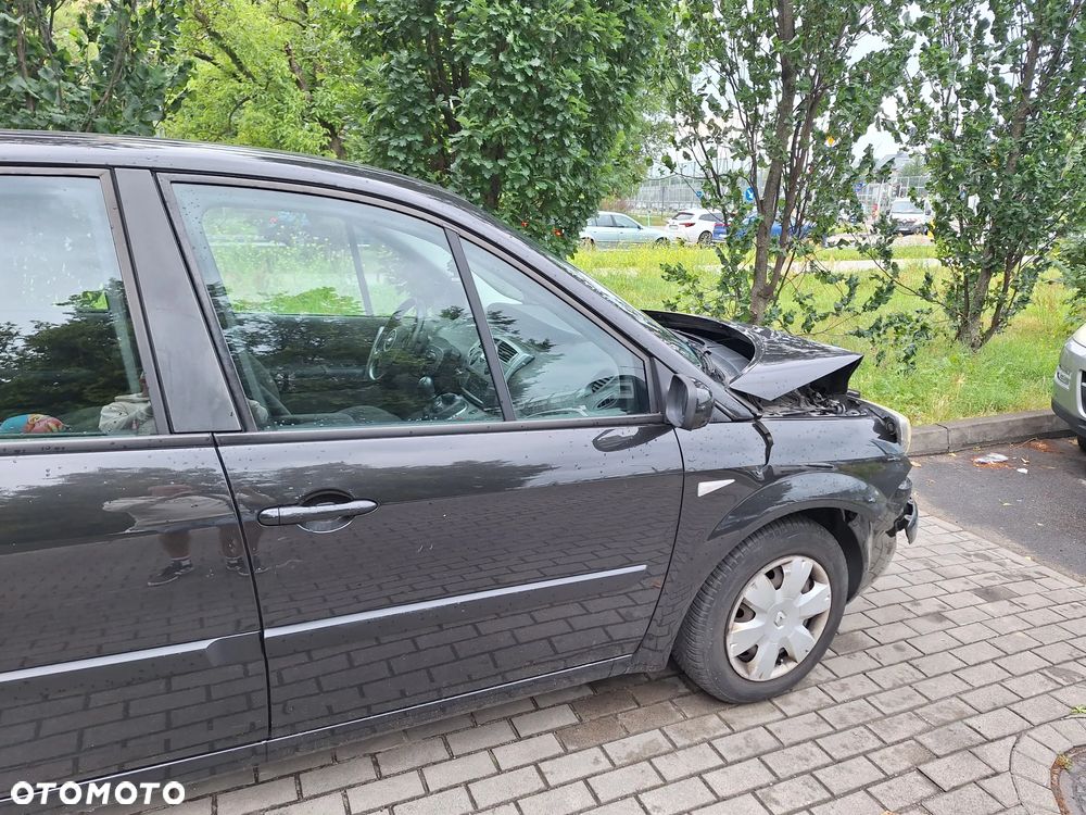 Renault Scenic 1.6 16V Authentique - 3