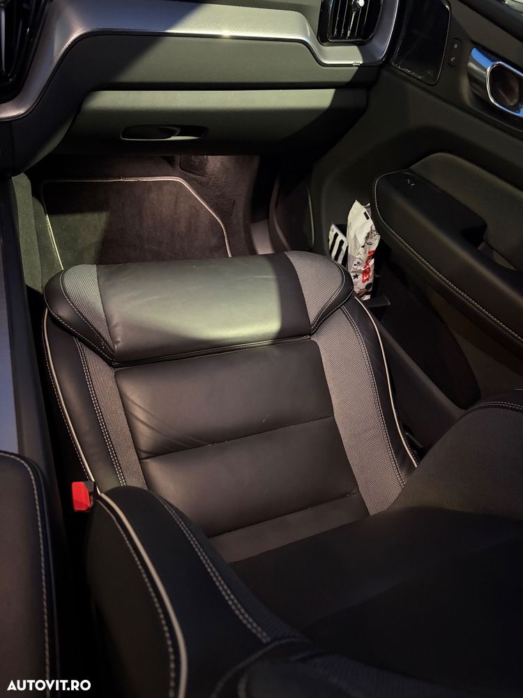 Volvo XC 60 B4 MHEV AT8 FWD R-Design - 14