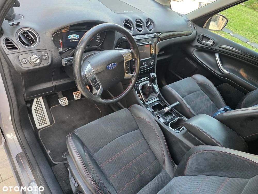 Ford S-Max - 12