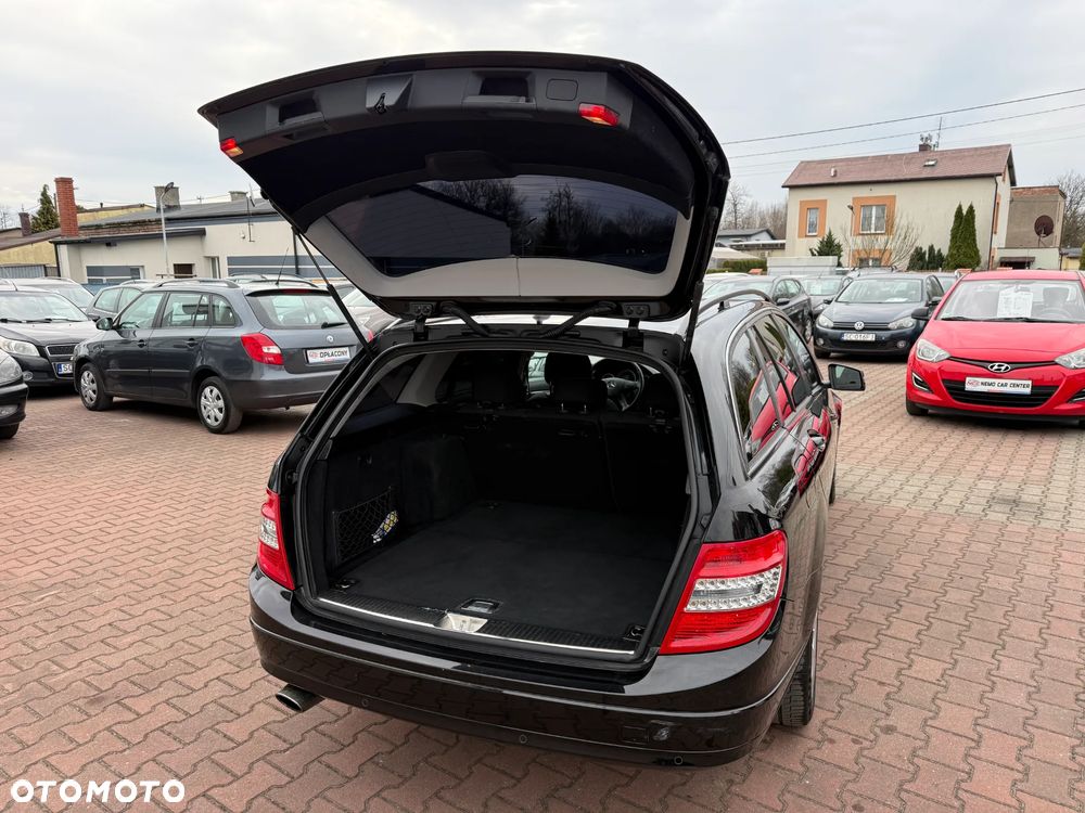 Mercedes-Benz Klasa C 220 CDI DPF (BlueEFFICIENCY) Elegance - 25