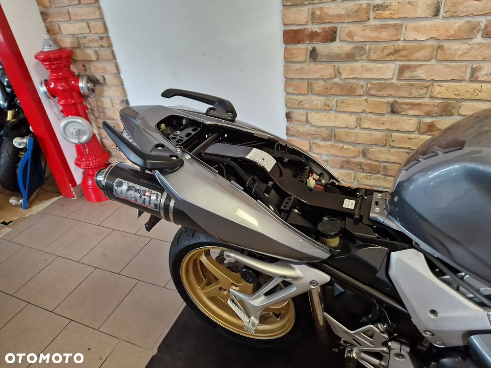 Honda VFR - 35