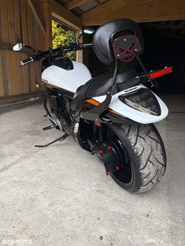 Suzuki Intruder - 5