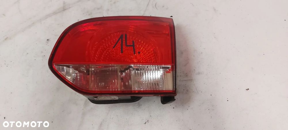 . LAMPA PRAWA W KLAPE VOLKSWAGEN GOLF 6 HB - 1